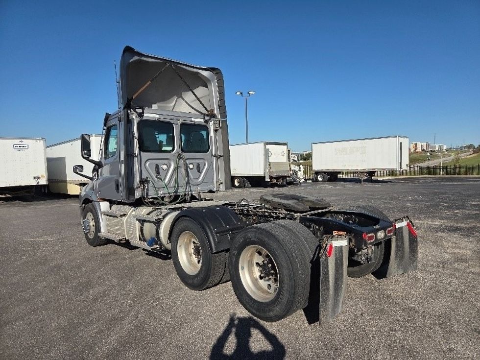 Day Cab Tractor-Heavy Duty Tractors-Freightliner-2021-T12664ST-Kansas City-MO-408,482\n\t\tmiles-$ 57,750 - Image 5
