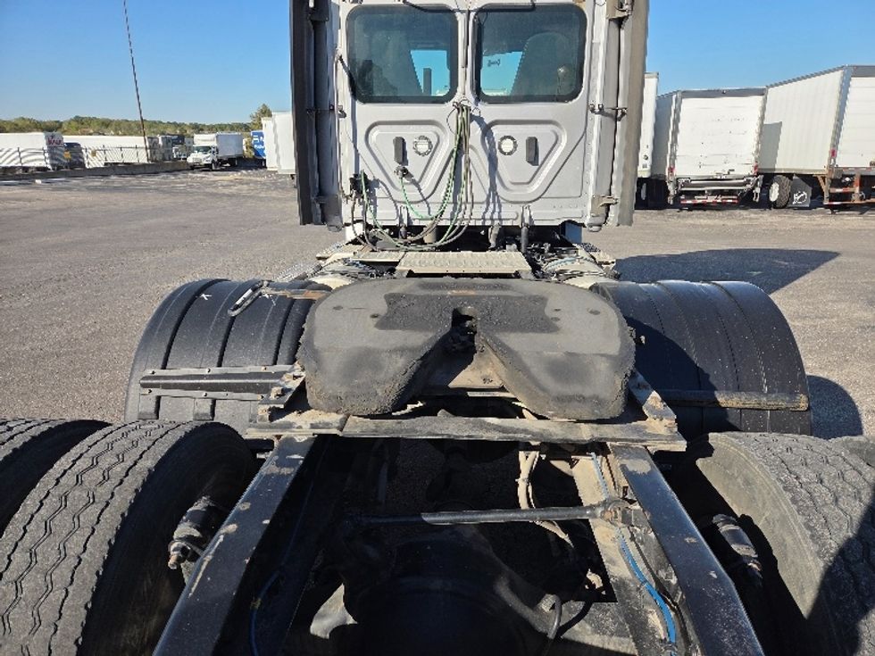 Day Cab Tractor-Heavy Duty Tractors-Freightliner-2021-T12664ST-Kansas City-MO-408,482\n\t\tmiles-$ 57,750 - Image 6