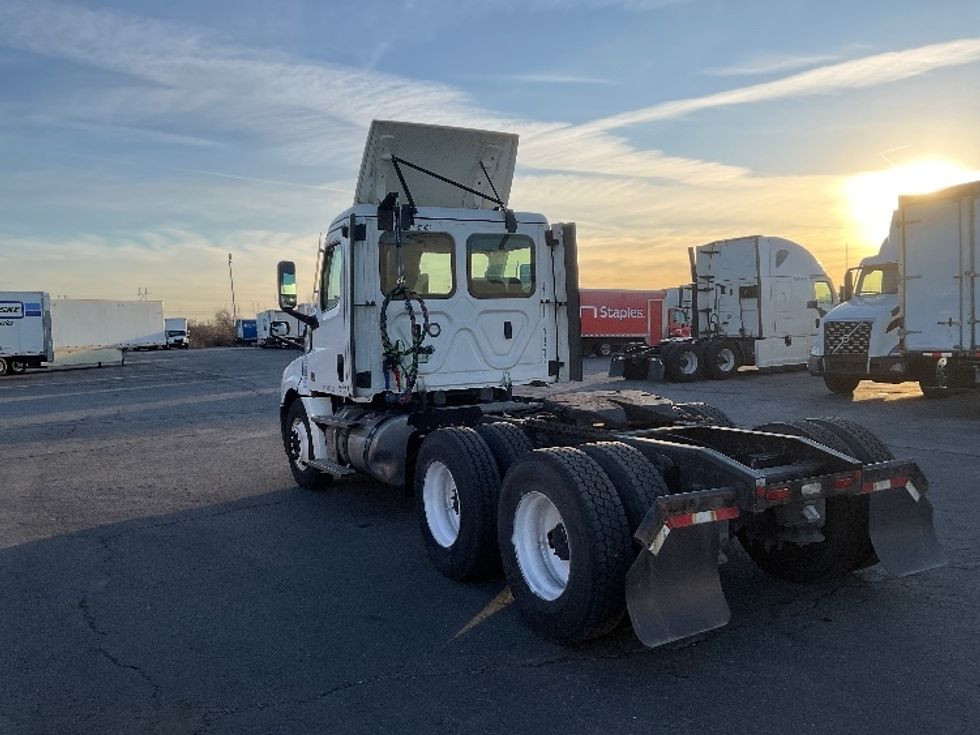 Day Cab Tractor-Heavy Duty Tractors-Freightliner-2021-T12664ST-Kansas City-MO-421,837\n\t\tmiles-$ 55,750 - Image 5