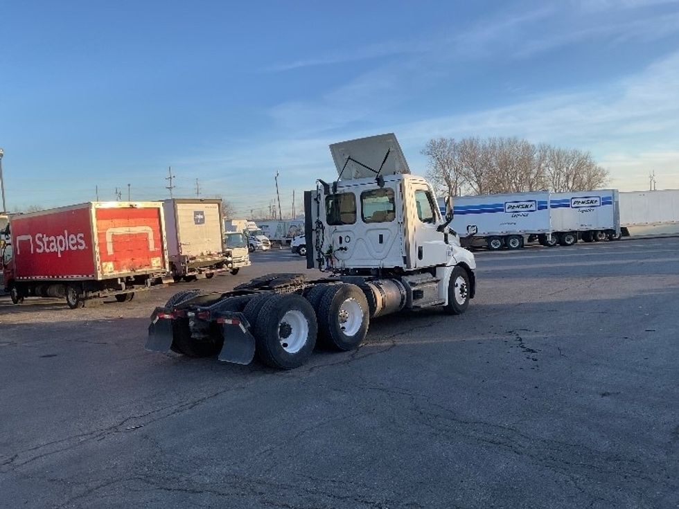 Day Cab Tractor-Heavy Duty Tractors-Freightliner-2021-T12664ST-Kansas City-MO-421,837\n\t\tmiles-$ 55,750 - Image 7