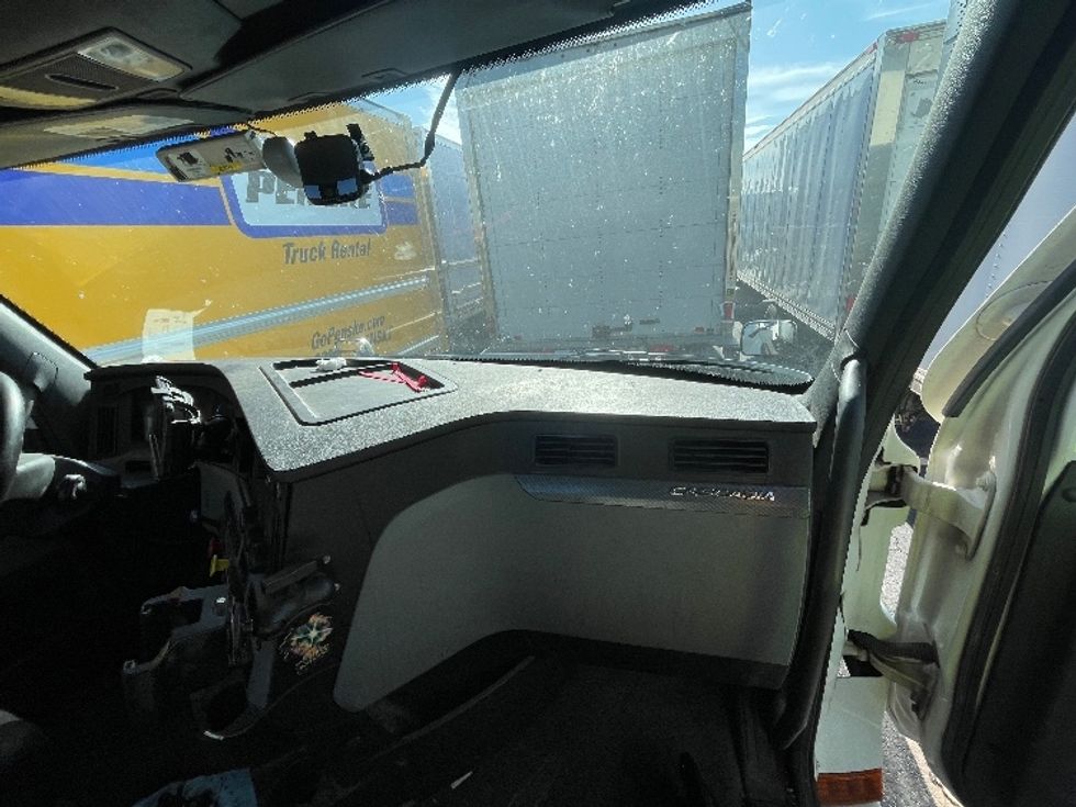 Day Cab Tractor-Heavy Duty Tractors-Freightliner-2021-T12664ST-Kansas City-MO-596,204\n\t\tmiles-$ 10,000 - Image 11