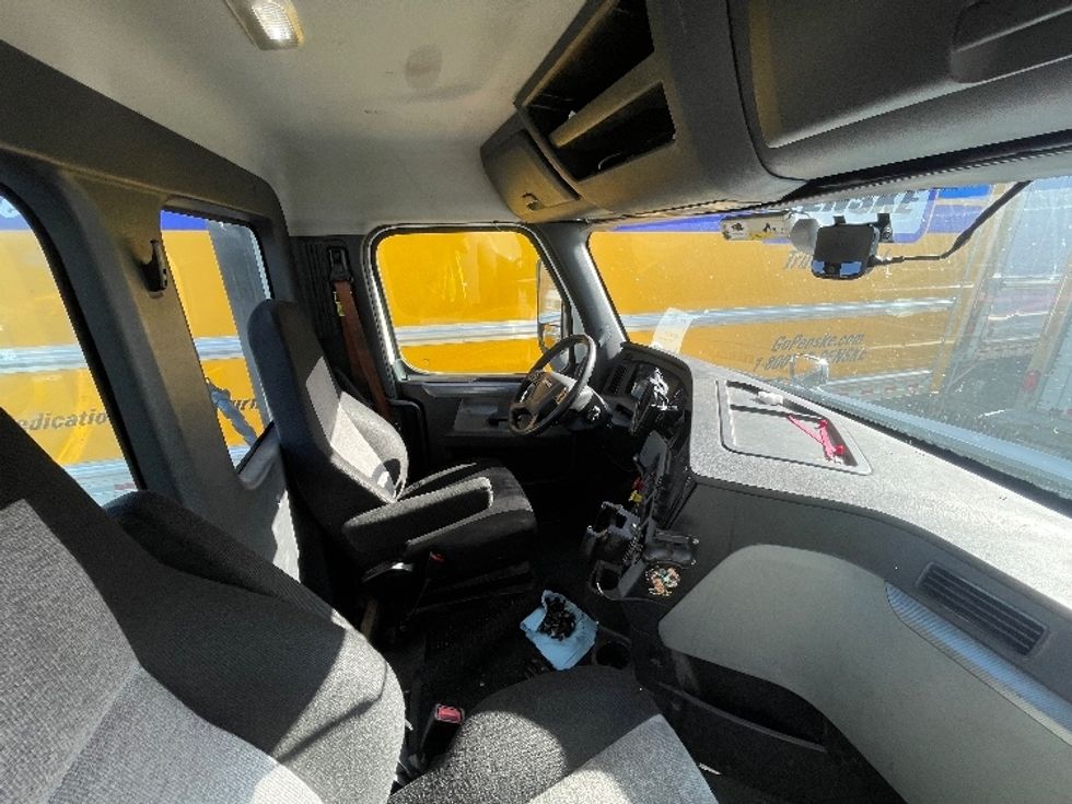 Day Cab Tractor-Heavy Duty Tractors-Freightliner-2021-T12664ST-Kansas City-MO-596,204\n\t\tmiles-$ 10,000 - Image 12