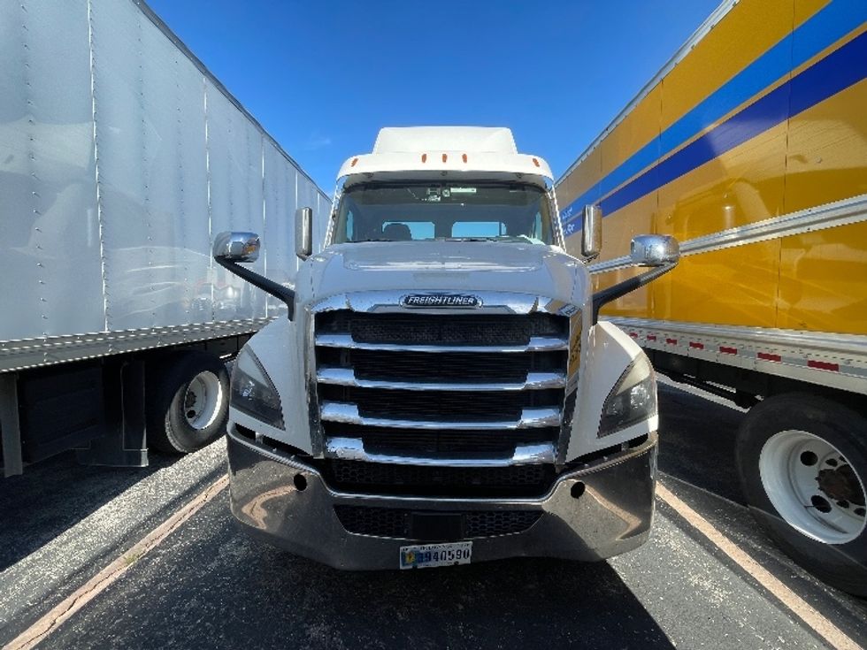 Day Cab Tractor-Heavy Duty Tractors-Freightliner-2021-T12664ST-Kansas City-MO-596,204\n\t\tmiles-$ 10,000 - Image 2