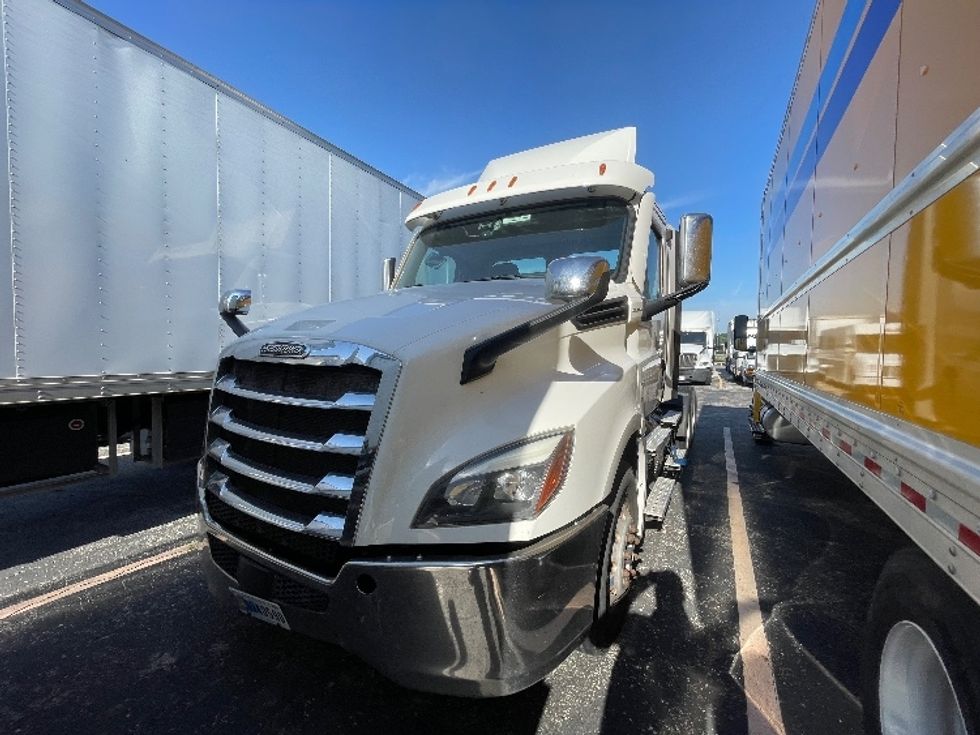 Day Cab Tractor-Heavy Duty Tractors-Freightliner-2021-T12664ST-Kansas City-MO-596,204\n\t\tmiles-$ 10,000 - Image 3