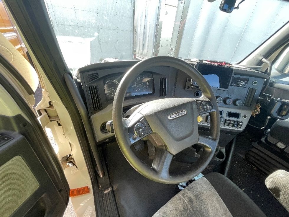 Day Cab Tractor-Heavy Duty Tractors-Freightliner-2021-T12664ST-Kansas City-MO-596,204\n\t\tmiles-$ 10,000 - Image 8