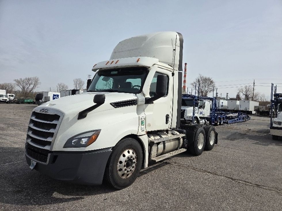 Day Cab Tractor-Heavy Duty Tractors-Freightliner-2021-T12664ST-Kansas City-MO-602,681\n\t\tmiles-$ 37,250 - Image 3