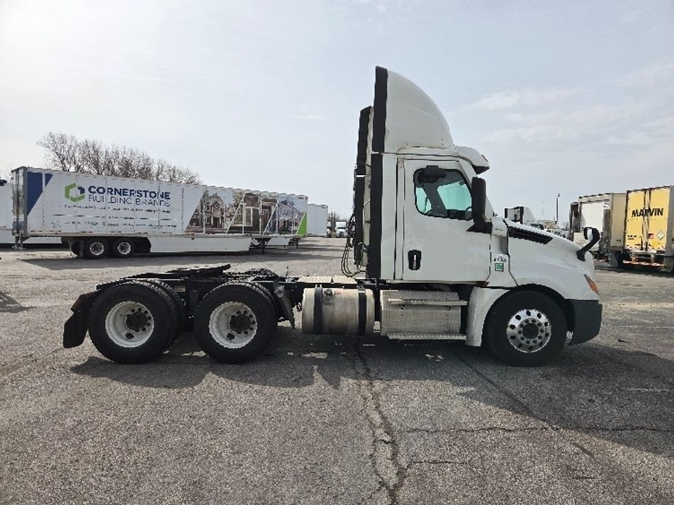 Day Cab Tractor-Heavy Duty Tractors-Freightliner-2021-T12664ST-Kansas City-MO-602,681\n\t\tmiles-$ 37,250 - Image 8