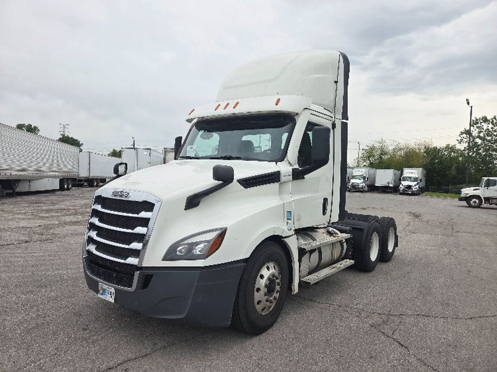 Day Cab Tractor-Heavy Duty Tractors-Freightliner-2021-T12664ST-Kansas City-MO-613,254\n\t\tmiles-$ 34,750 - Image 3