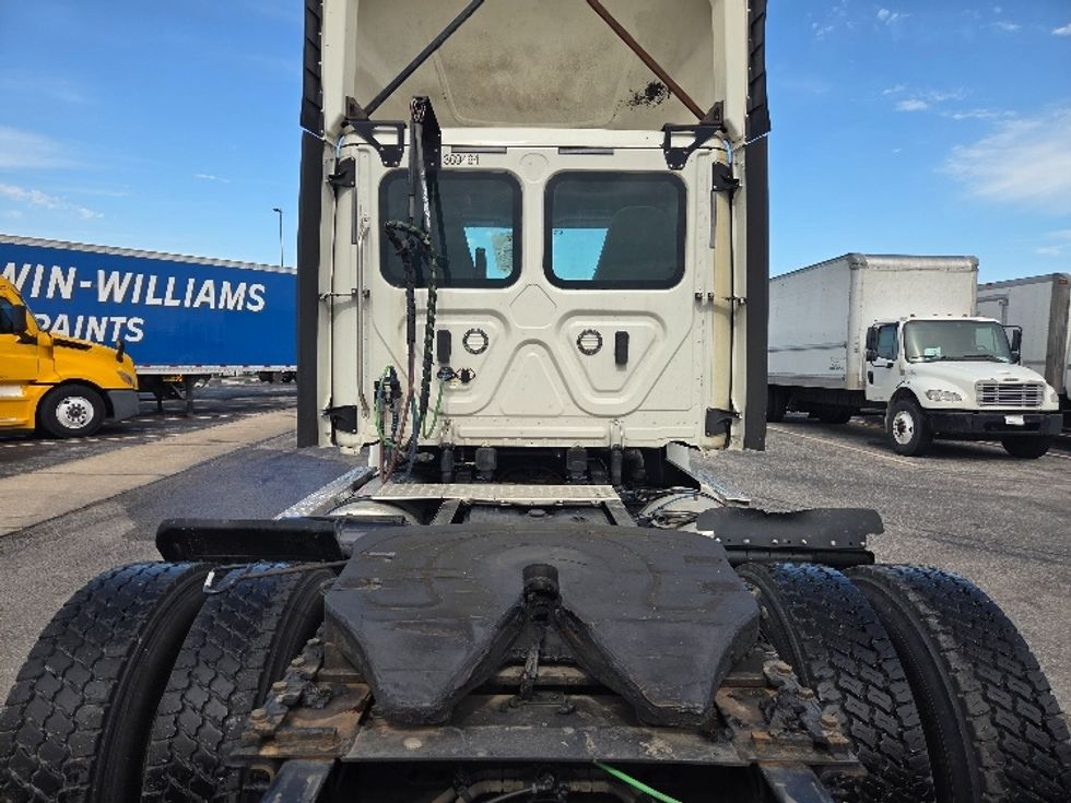 Day Cab Tractor-Heavy Duty Tractors-Freightliner-2021-T12664ST-Kansas City-MO-621,704\n\t\tmiles-$ 36,250 - Image 6