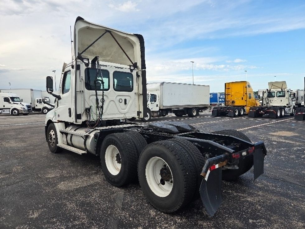 Day Cab Tractor-Heavy Duty Tractors-Freightliner-2021-T12664ST-Kansas City-MO-631,091\n\t\tmiles-$ 35,250 - Image 5