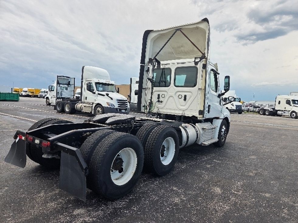Day Cab Tractor-Heavy Duty Tractors-Freightliner-2021-T12664ST-Kansas City-MO-631,091\n\t\tmiles-$ 35,250 - Image 7