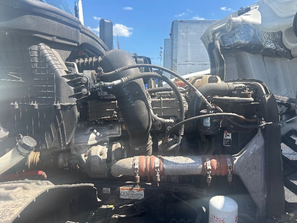 Day Cab Tractor-Heavy Duty Tractors-Freightliner-2021-T12664ST-Kearny-NJ-126,478\n\t\tmiles-$ 72,500 - Image 15