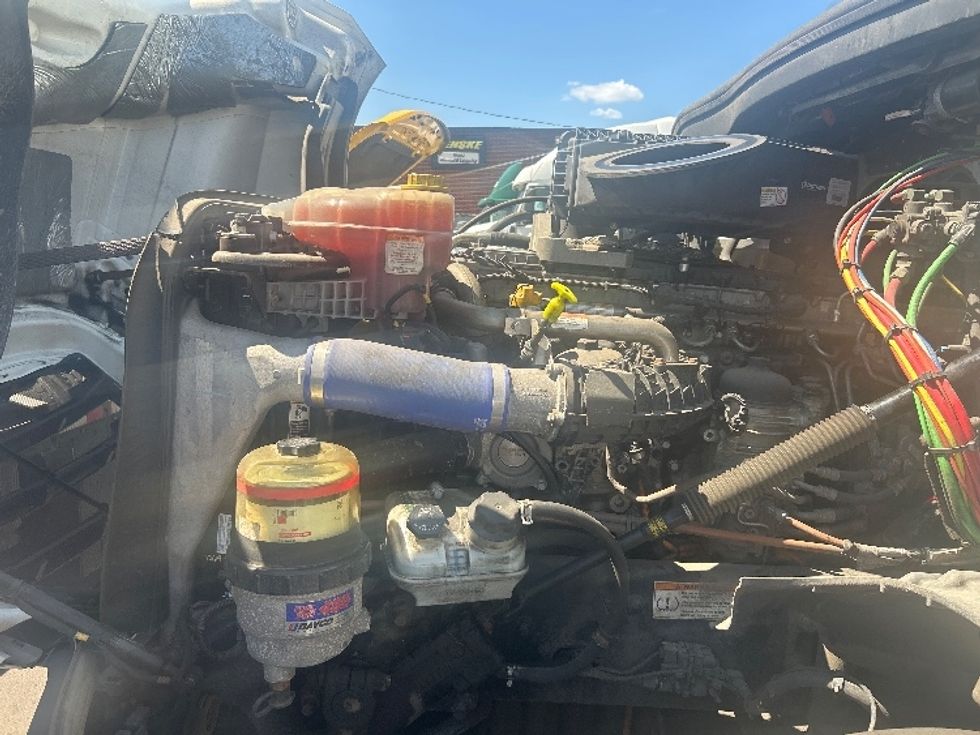Day Cab Tractor-Heavy Duty Tractors-Freightliner-2021-T12664ST-Kearny-NJ-126,478\n\t\tmiles-$ 72,500 - Image 16