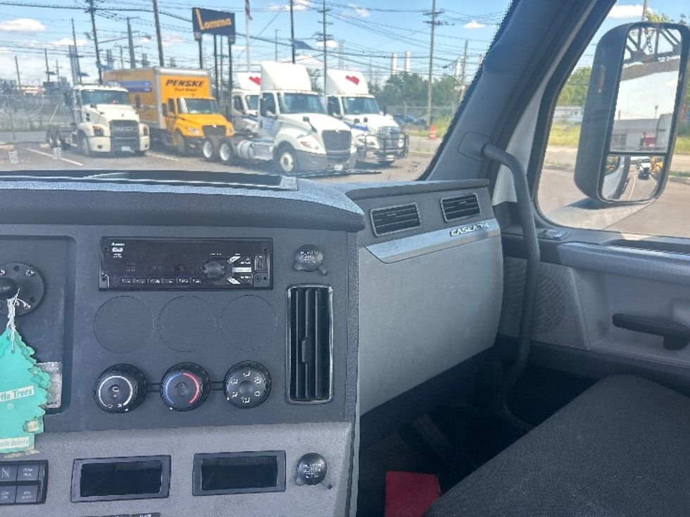 Day Cab Tractor-Heavy Duty Tractors-Freightliner-2021-T12664ST-Kearny-NJ-128,915\n\t\tmiles-$ 72,250 - Image 13