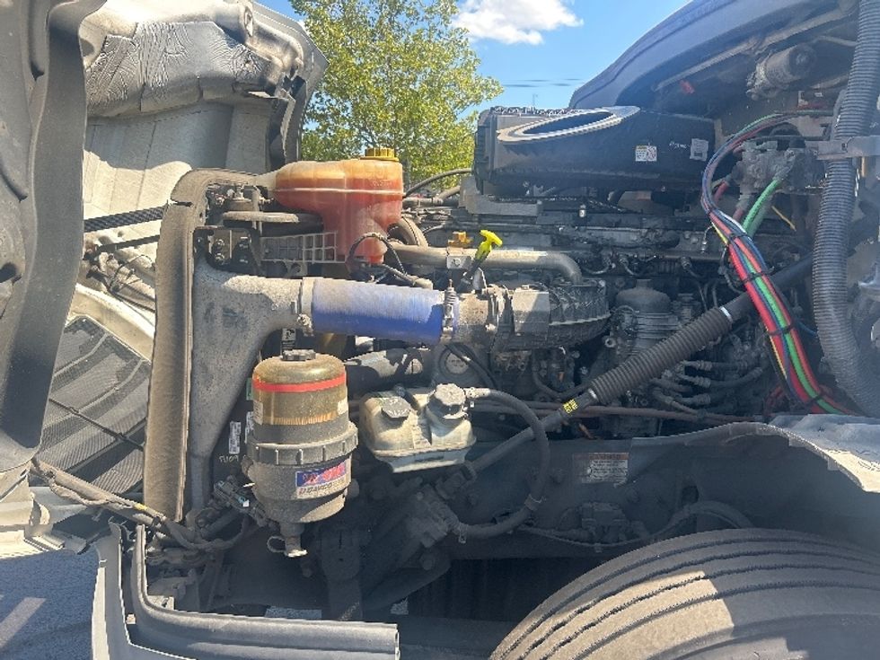 Day Cab Tractor-Heavy Duty Tractors-Freightliner-2021-T12664ST-Kearny-NJ-128,915\n\t\tmiles-$ 72,250 - Image 16