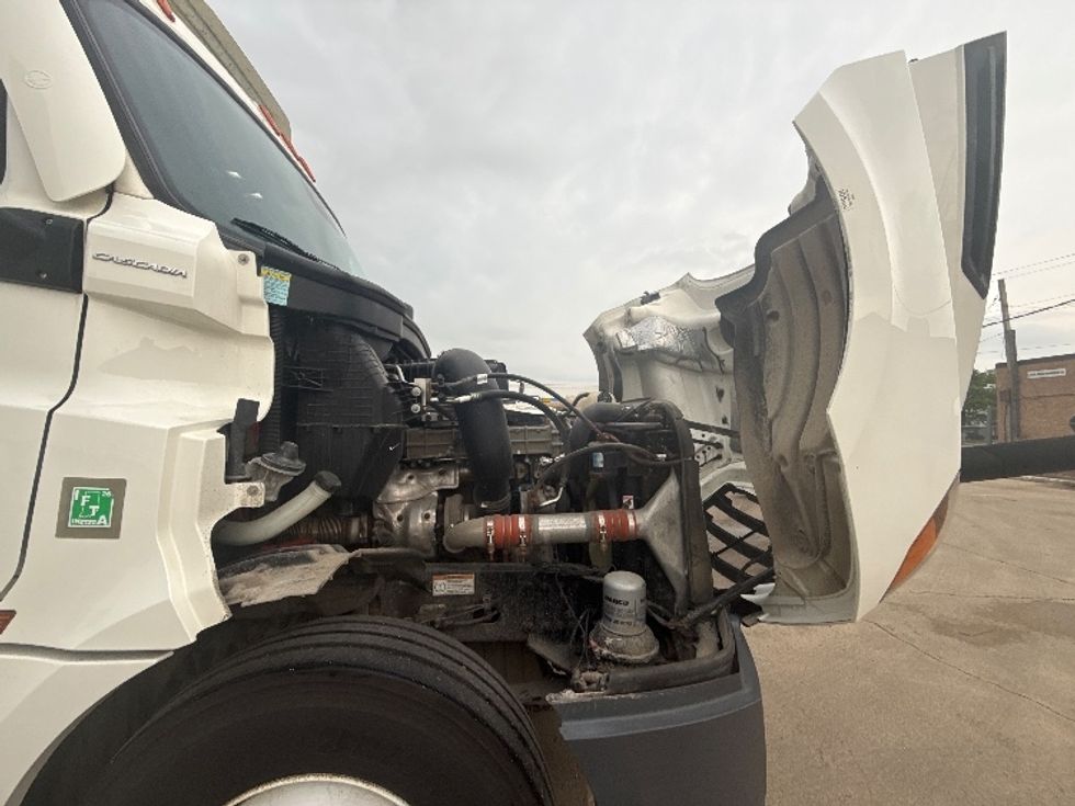 Day Cab Tractor-Heavy Duty Tractors-Freightliner-2021-T12664ST-La Porte-IN-349,084\n\t\tmiles-$ 58,500 - Image 16