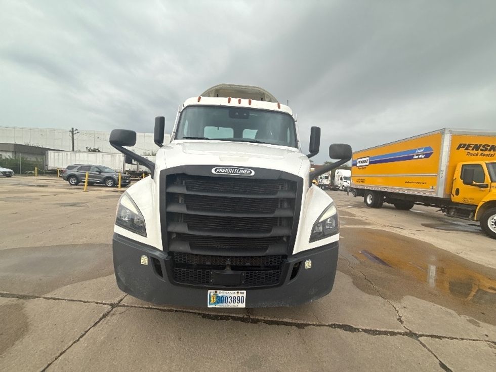 Day Cab Tractor-Heavy Duty Tractors-Freightliner-2021-T12664ST-La Porte-IN-349,084\n\t\tmiles-$ 58,500 - Image 2