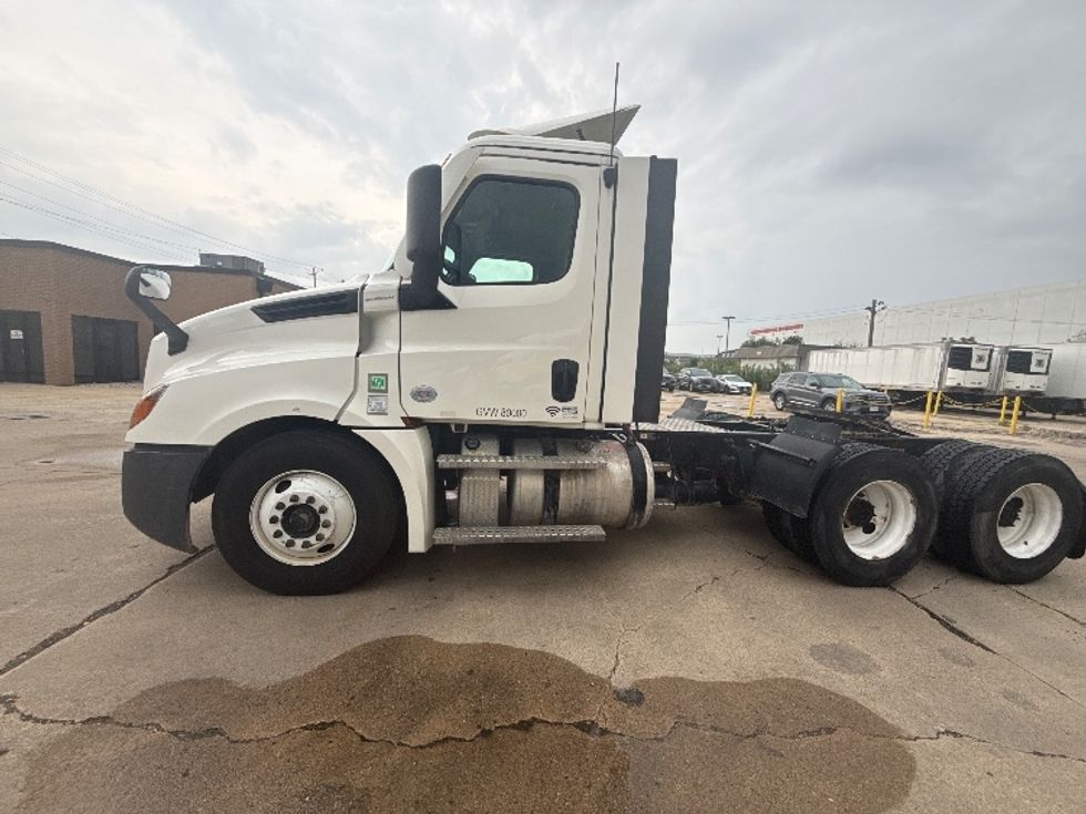Day Cab Tractor-Heavy Duty Tractors-Freightliner-2021-T12664ST-La Porte-IN-349,084\n\t\tmiles-$ 58,500 - Image 4