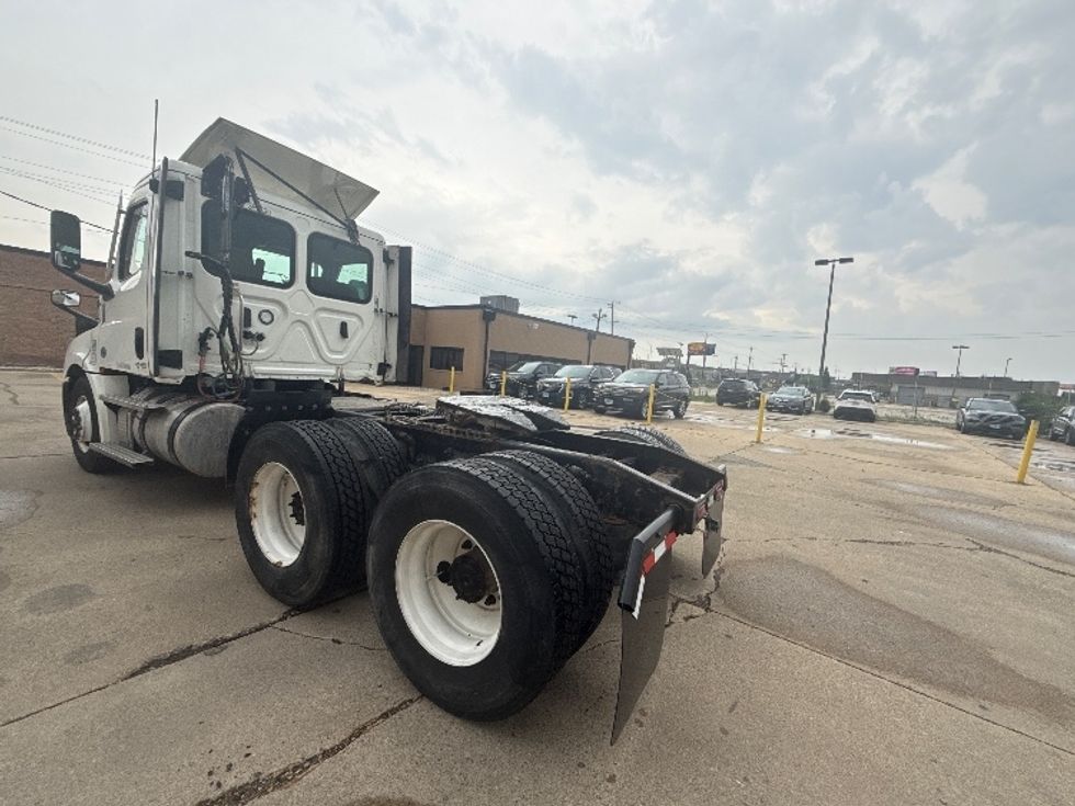 Day Cab Tractor-Heavy Duty Tractors-Freightliner-2021-T12664ST-La Porte-IN-349,084\n\t\tmiles-$ 58,500 - Image 5