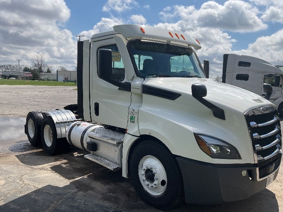 Day Cab Tractor-Heavy Duty Tractors-Freightliner-2021-T12664ST-La Porte-IN-366,068\n\t\tmiles-$ 57,500 - Image 1