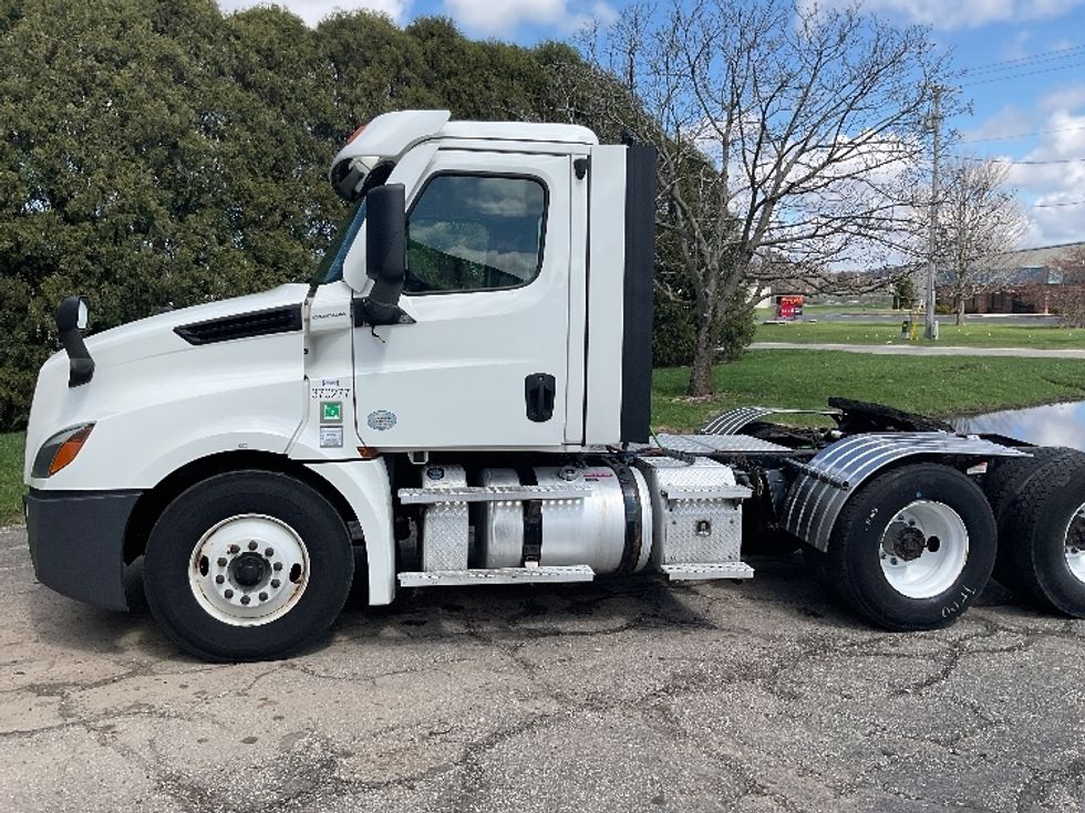 Day Cab Tractor-Heavy Duty Tractors-Freightliner-2021-T12664ST-La Porte-IN-366,068\n\t\tmiles-$ 57,500 - Image 4