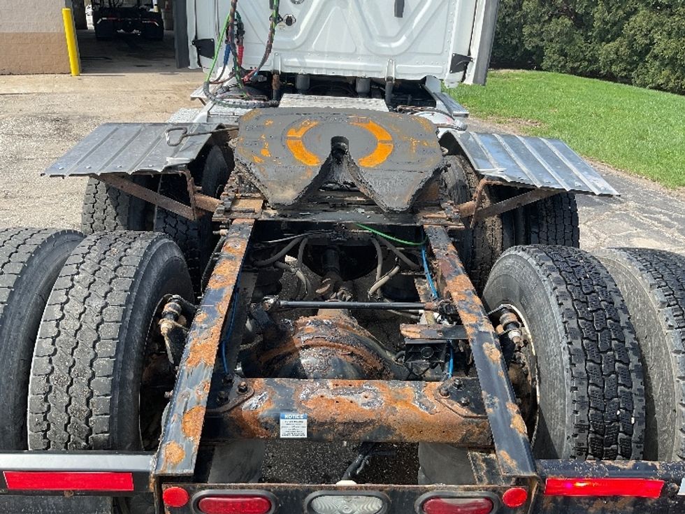 Day Cab Tractor-Heavy Duty Tractors-Freightliner-2021-T12664ST-La Porte-IN-366,068\n\t\tmiles-$ 57,500 - Image 6