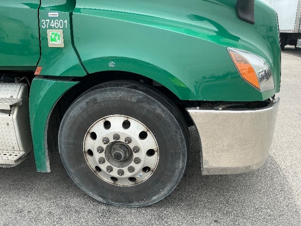 Day Cab Tractor-Heavy Duty Tractors-Freightliner-2021-T12664ST-La Porte-IN-379,053\n\t\tmiles-$ 52,000 - Image 18