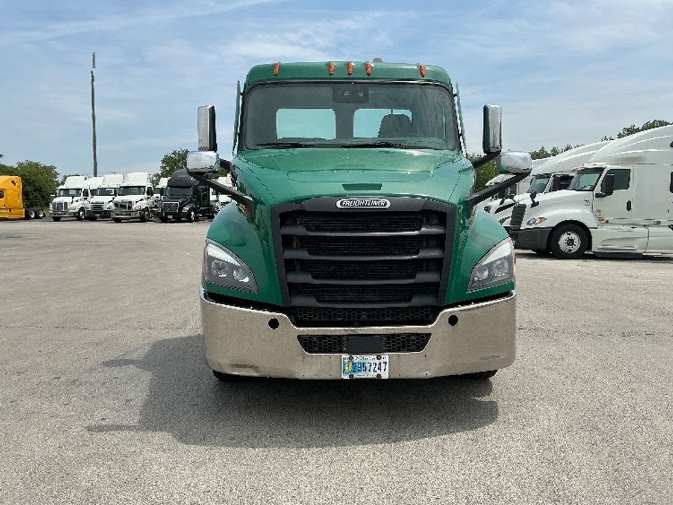 Day Cab Tractor-Heavy Duty Tractors-Freightliner-2021-T12664ST-La Porte-IN-379,053\n\t\tmiles-$ 52,000 - Image 2
