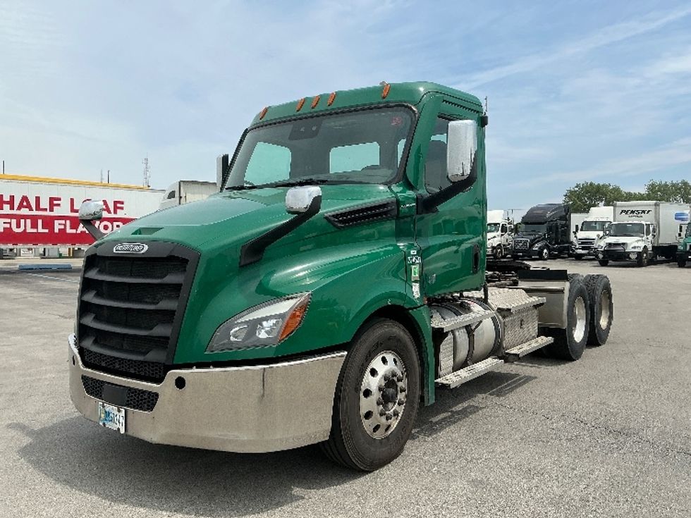 Day Cab Tractor-Heavy Duty Tractors-Freightliner-2021-T12664ST-La Porte-IN-379,053\n\t\tmiles-$ 52,000 - Image 3