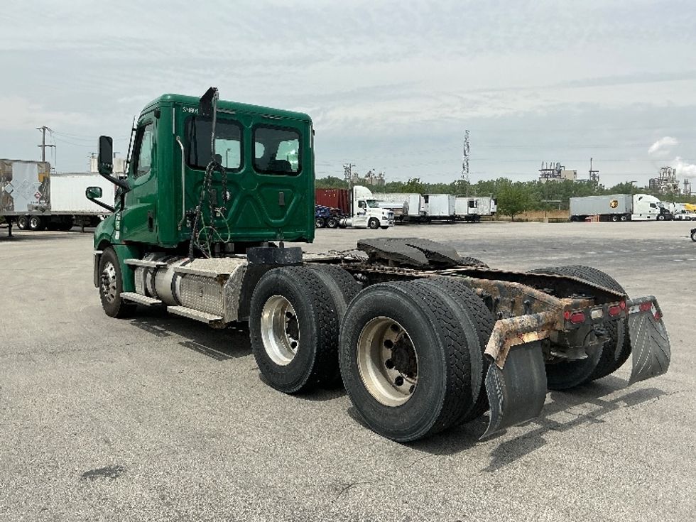 Day Cab Tractor-Heavy Duty Tractors-Freightliner-2021-T12664ST-La Porte-IN-379,053\n\t\tmiles-$ 52,000 - Image 5