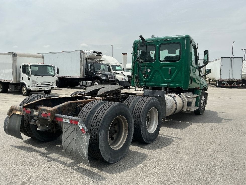 Day Cab Tractor-Heavy Duty Tractors-Freightliner-2021-T12664ST-La Porte-IN-379,053\n\t\tmiles-$ 52,000 - Image 7