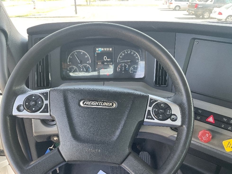 Day Cab Tractor-Heavy Duty Tractors-Freightliner-2021-T12664ST-La Porte-IN-406,536\n\t\tmiles-$ 55,000 - Image 11