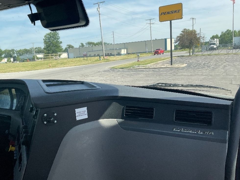 Day Cab Tractor-Heavy Duty Tractors-Freightliner-2021-T12664ST-La Porte-IN-406,536\n\t\tmiles-$ 55,000 - Image 13