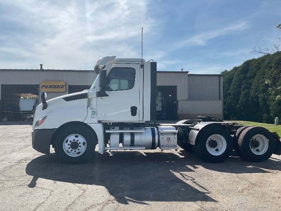 Day Cab Tractor-Heavy Duty Tractors-Freightliner-2021-T12664ST-La Porte-IN-406,536\n\t\tmiles-$ 55,000 - Image 4