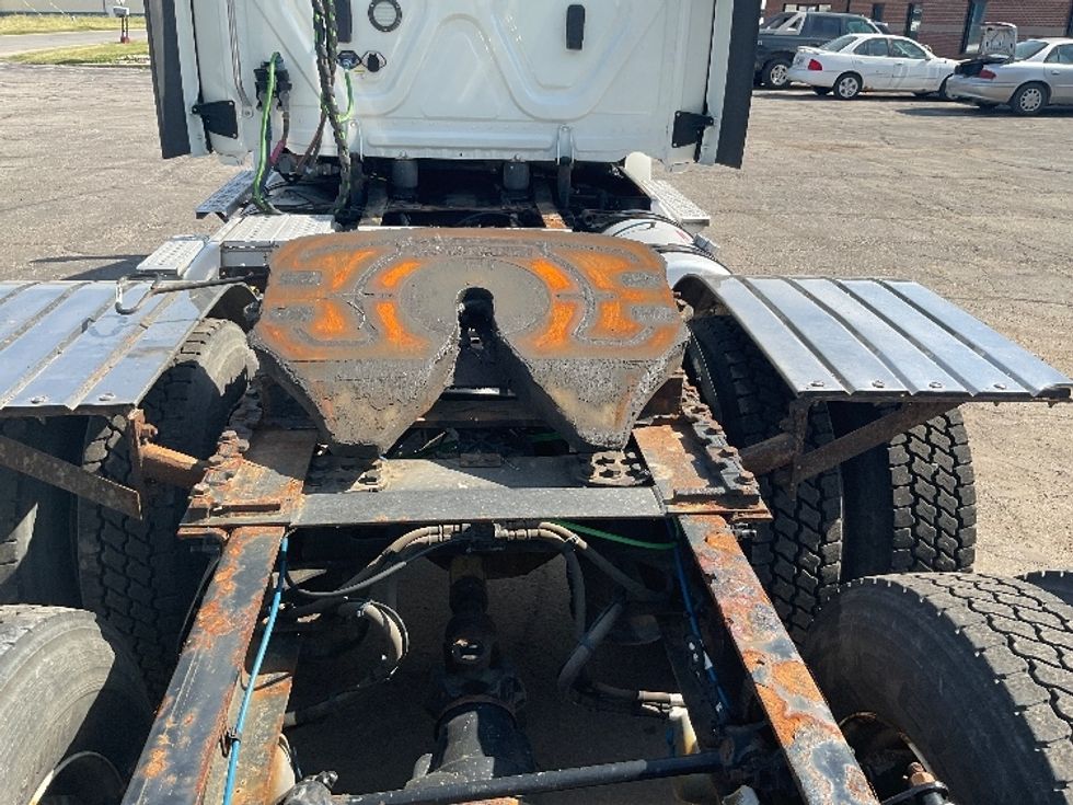 Day Cab Tractor-Heavy Duty Tractors-Freightliner-2021-T12664ST-La Porte-IN-406,536\n\t\tmiles-$ 55,000 - Image 6