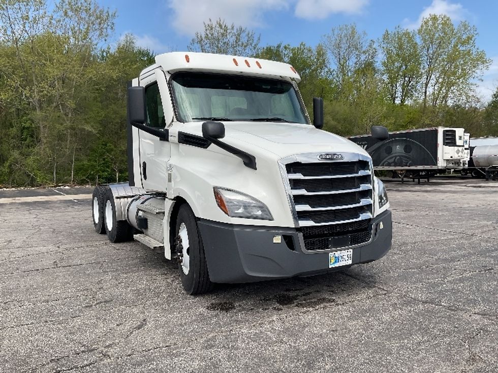Day Cab Tractor-Heavy Duty Tractors-Freightliner-2021-T12664ST-La Porte-IN-443,893\n\t\tmiles-$ 51,750 - Image 1