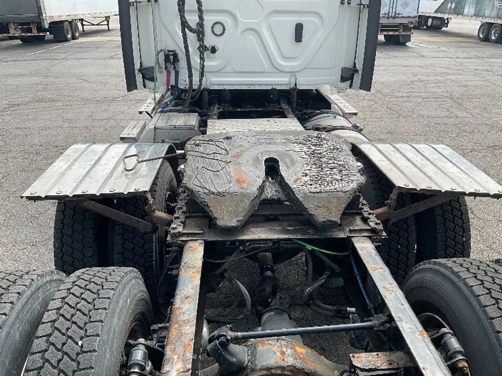 Day Cab Tractor-Heavy Duty Tractors-Freightliner-2021-T12664ST-La Porte-IN-443,893\n\t\tmiles-$ 51,750 - Image 6