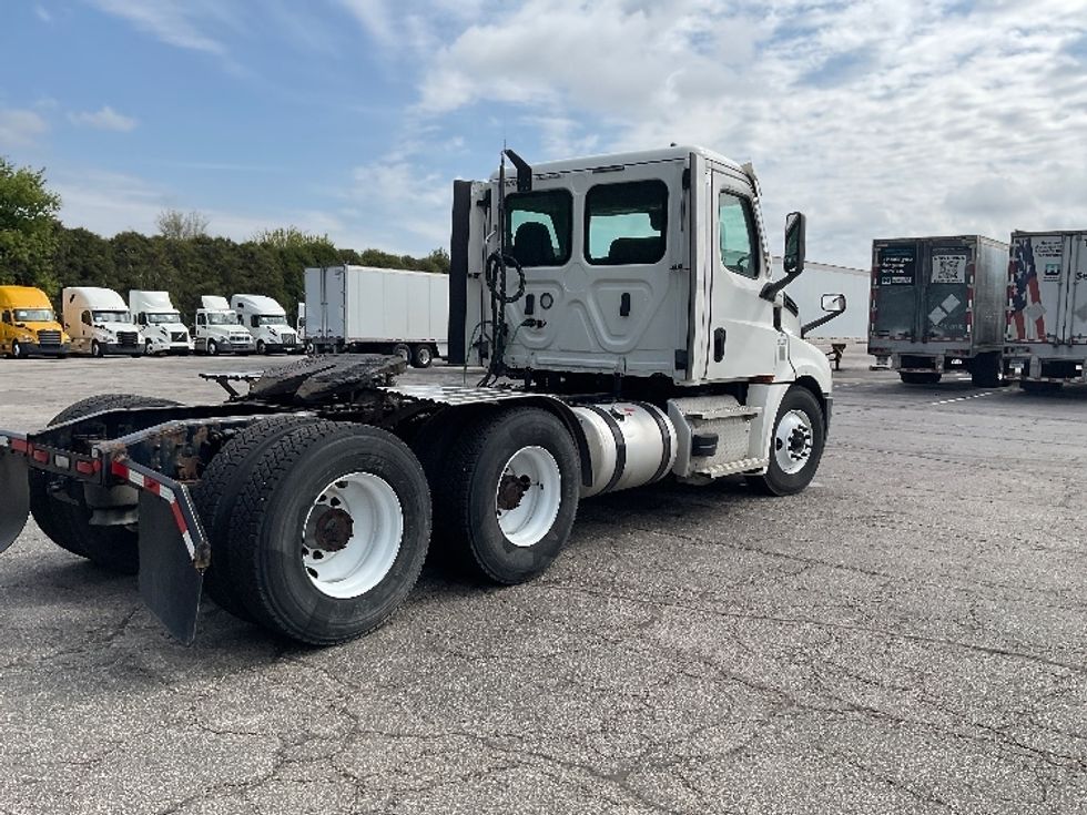 Day Cab Tractor-Heavy Duty Tractors-Freightliner-2021-T12664ST-La Porte-IN-443,893\n\t\tmiles-$ 51,750 - Image 7