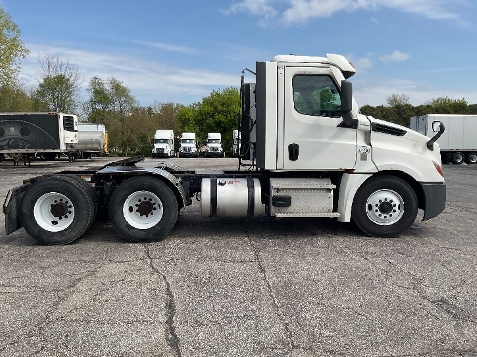 Day Cab Tractor-Heavy Duty Tractors-Freightliner-2021-T12664ST-La Porte-IN-443,893\n\t\tmiles-$ 51,750 - Image 8