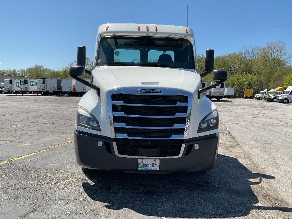 Day Cab Tractor-Heavy Duty Tractors-Freightliner-2021-T12664ST-La Porte-IN-472,779\n\t\tmiles-$ 49,000 - Image 2