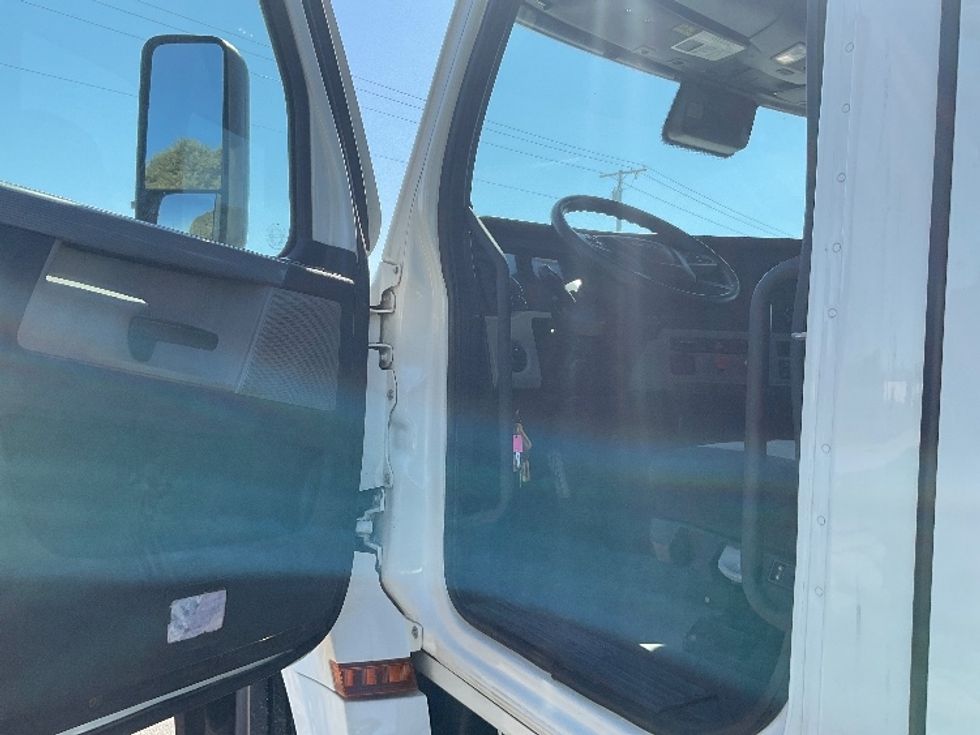 Day Cab Tractor-Heavy Duty Tractors-Freightliner-2021-T12664ST-La Porte-IN-528,576\n\t\tmiles-$ 43,500 - Image 10