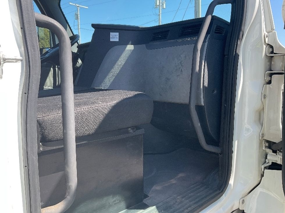 Day Cab Tractor-Heavy Duty Tractors-Freightliner-2021-T12664ST-La Porte-IN-528,576\n\t\tmiles-$ 43,500 - Image 12
