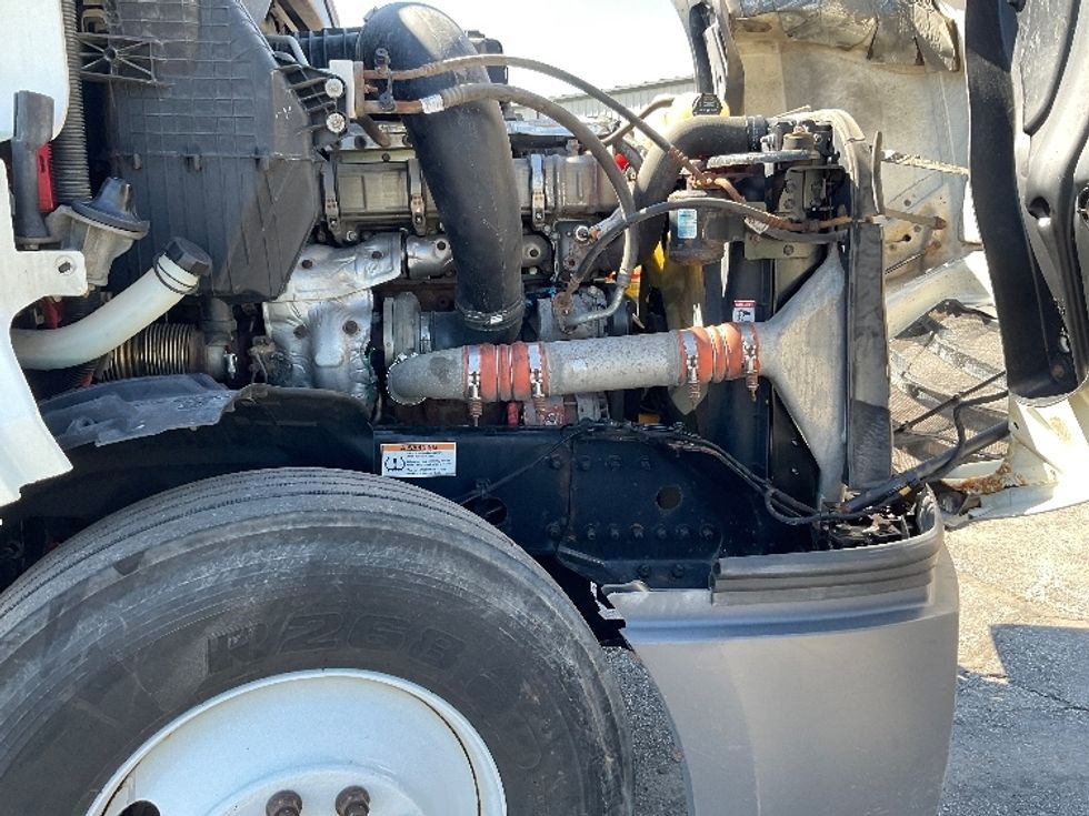 Day Cab Tractor-Heavy Duty Tractors-Freightliner-2021-T12664ST-La Porte-IN-528,576\n\t\tmiles-$ 43,500 - Image 15
