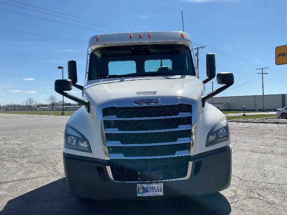 Day Cab Tractor-Heavy Duty Tractors-Freightliner-2021-T12664ST-La Porte-IN-528,576\n\t\tmiles-$ 43,500 - Image 2
