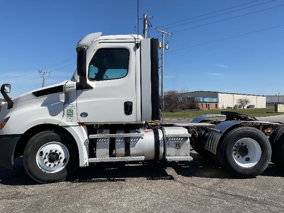 Day Cab Tractor-Heavy Duty Tractors-Freightliner-2021-T12664ST-La Porte-IN-528,576\n\t\tmiles-$ 43,500 - Image 4