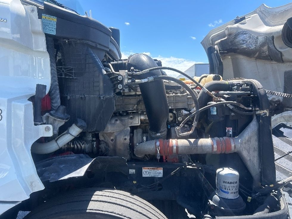 Day Cab Tractor-Heavy Duty Tractors-Freightliner-2021-T12664ST-La Porte-IN-532,787\n\t\tmiles-$ 43,000 - Image 15