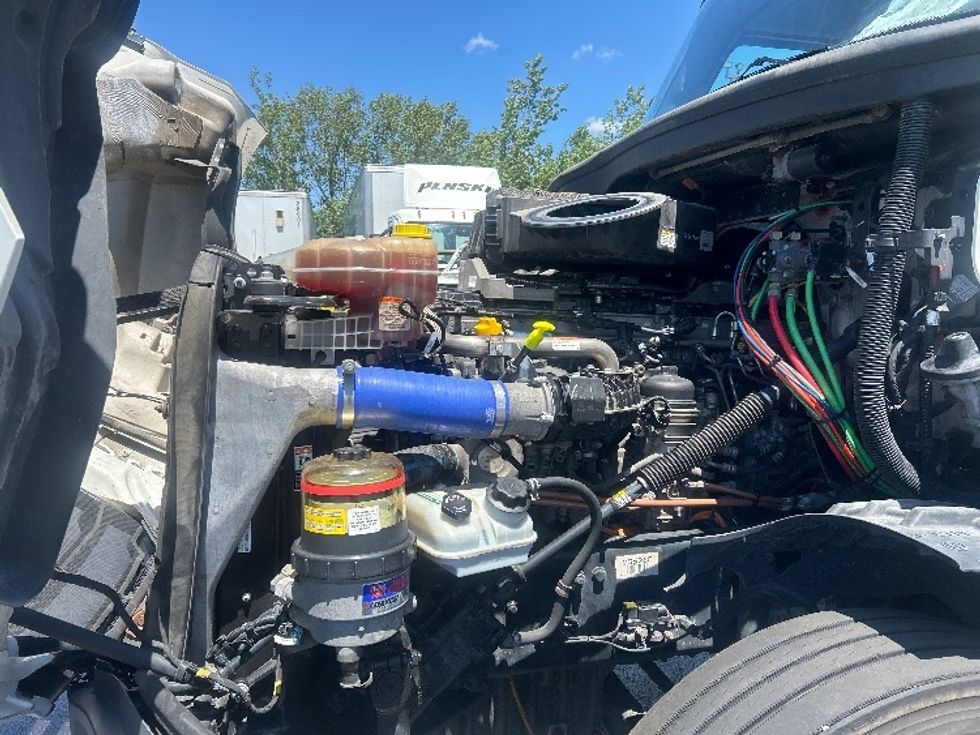 Day Cab Tractor-Heavy Duty Tractors-Freightliner-2021-T12664ST-La Porte-IN-532,787\n\t\tmiles-$ 43,000 - Image 16