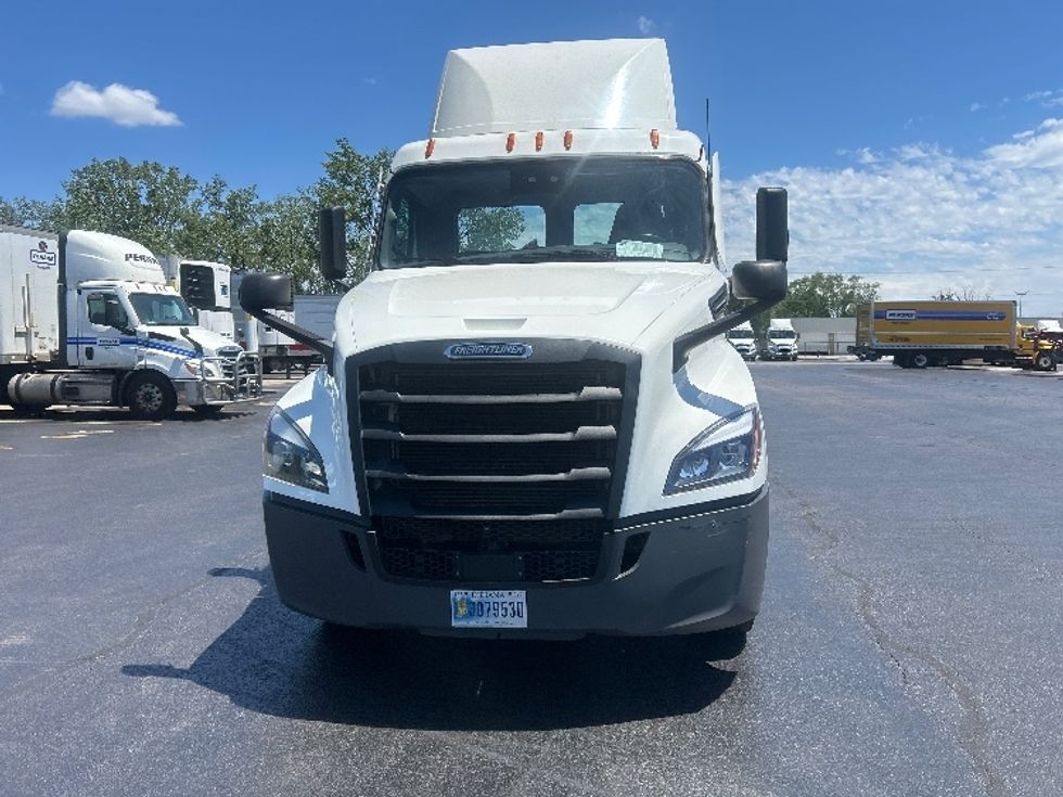 Day Cab Tractor-Heavy Duty Tractors-Freightliner-2021-T12664ST-La Porte-IN-532,787\n\t\tmiles-$ 43,000 - Image 2