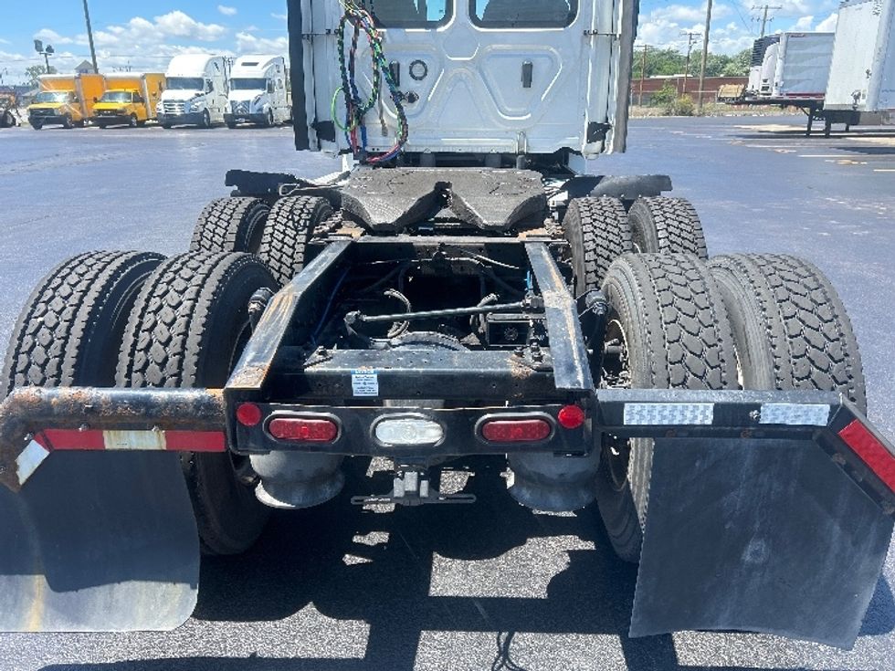 Day Cab Tractor-Heavy Duty Tractors-Freightliner-2021-T12664ST-La Porte-IN-532,787\n\t\tmiles-$ 43,000 - Image 6