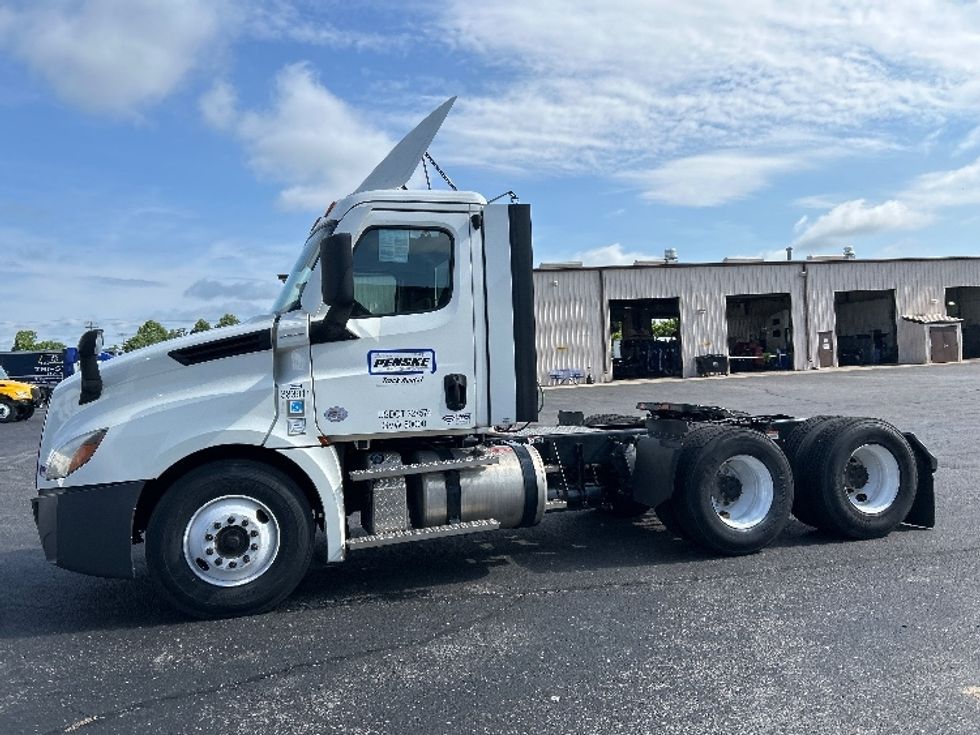 Day Cab Tractor-Heavy Duty Tractors-Freightliner-2021-T12664ST-La Vergne-TN-373,013\n\t\tmiles-$ 64,250 - Image 4